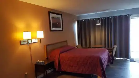 Town N Country Motor Inn - 36