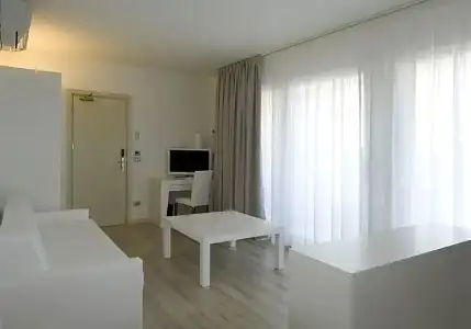 Vienna - 83