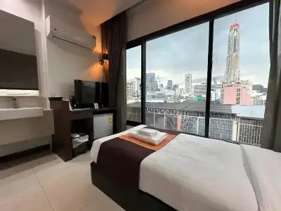 Collection O The Bangkok Airport Link Suite - 16