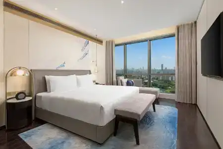 HUALUXE Shanghai Changfeng Park by IHG - 71