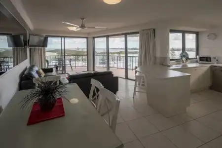 Centrepoint Holiday Apartments - 123