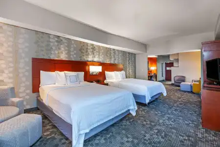 Courtyard Tulsa Woodland Hills - 68