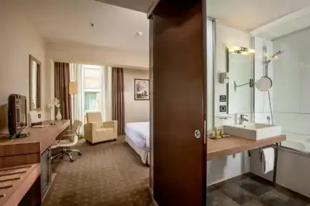 DoubleTree by Hilton Milan - 38