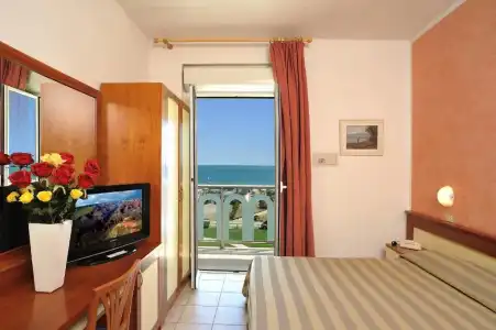 Adria - 43