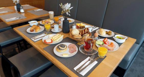 PLAZA Premium Köln - 12