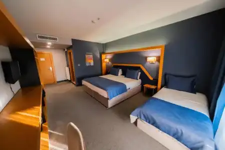 Roof 264 and Suites - 43