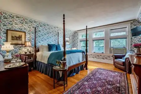 Wilburton Inn - 182