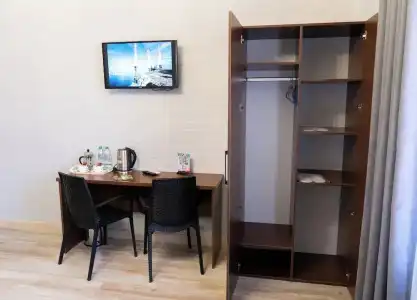 Nest Inn - 76
