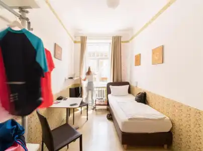 Three Little Pigs Hostel - Your Berlin Castle - 45
