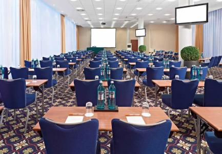 Courtyard by Marriott Berlin City Center - 17