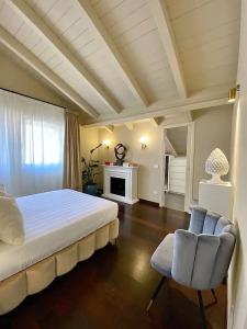 Ungherese Small Luxury - 147