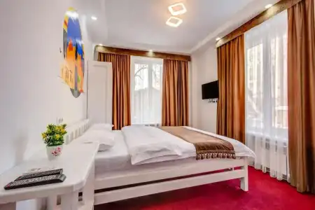 White & Hostel - 41