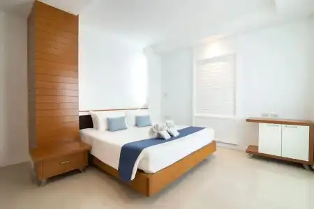 Royal Beach View Suites - 54