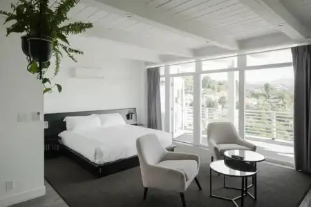 Hollywood Hills - 92