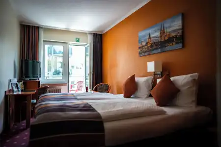 Boulevard - 14