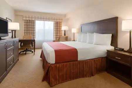 Country Inn & Suites by Radisson, Calgary-Northeast - 2