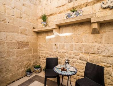 Julesy's Bnb - 18