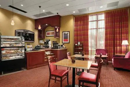 Embassy Suites by Hilton E Peoria Riverfront Conf Center - 10
