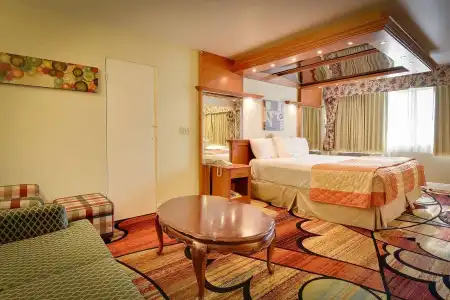 Vagabond Inn Long Beach - 1