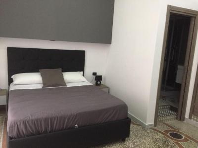 MB95 Mezzocannone Luxurious B&B - 26