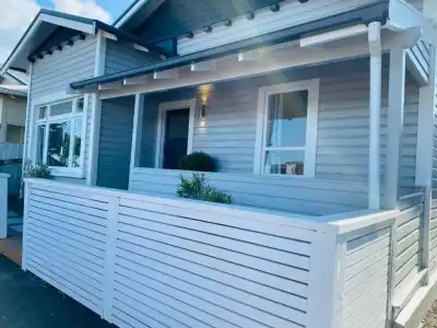 Shoreline Motel - 12