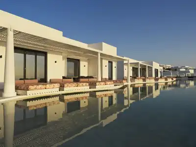 Cresanto Luxury Suites - 28