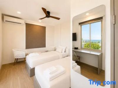 Avyanna Gulhi Beach - 57