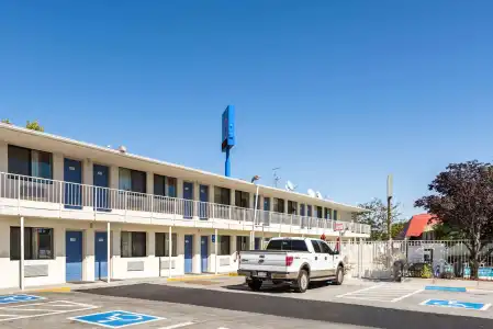Motel 6 Reno - Virginia Plumb - 0