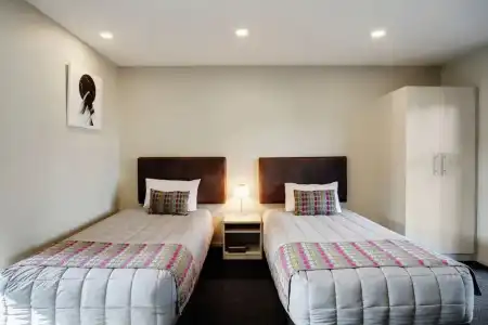 Ellerslie Palms Motel - 77