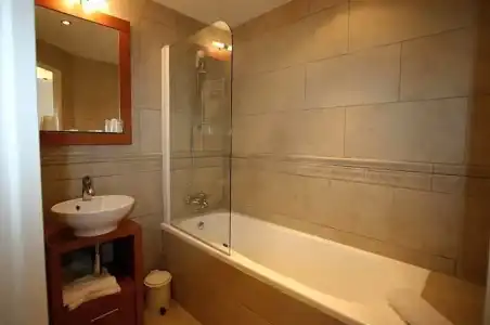 Best Western Le Cheval Blanc - Vieux Port - 63