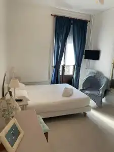 Authentic by Balladins, Hôtel le Carré d'Aix - 69