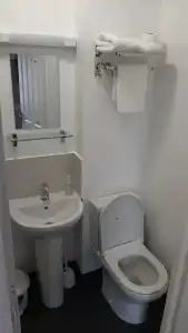 Sportsview Guest House - 42