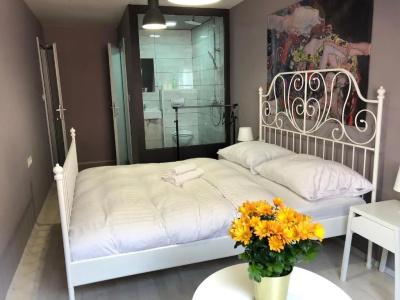 Sleeping Beauty Hostel - 16