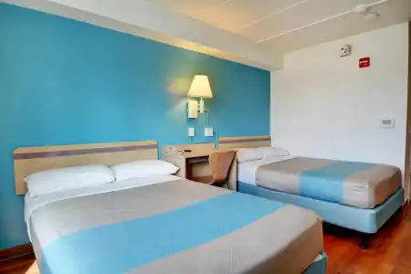 Motel 6 Newport, RI - 5