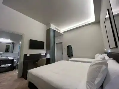 RossoVino Milano Boutique - 5
