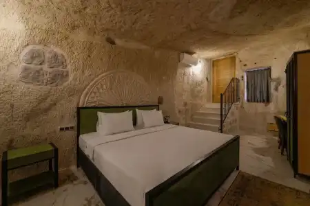The Niche Cave - 176