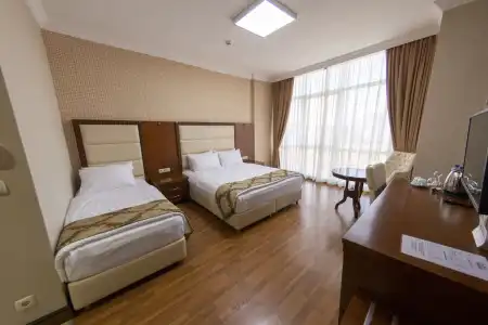 Era Palace - 1