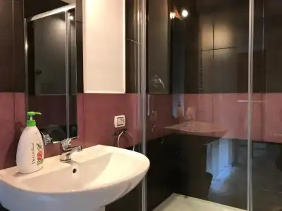 Room 110 - 25
