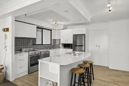 Gemini Court Holiday Apartments - 155