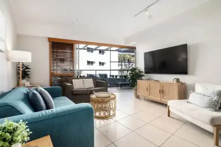 Rolling Surf Resort - 105
