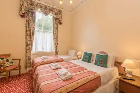 Menzies Guest House - 32
