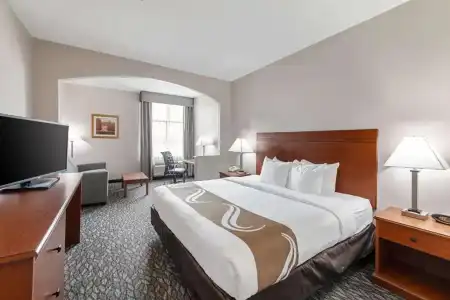 Quality Suites Austin South St. Elmo District - 22