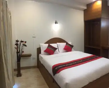 Maesot Siri - 14