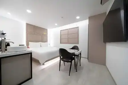 Busan Seomyeon YTT - 133