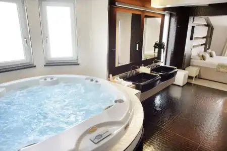 Damianii Luxury Boutique & Spa - 9