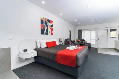 Aubyn Court Spa Motel - 144