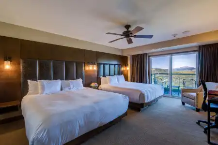The Peaks Resort and Spa - 4