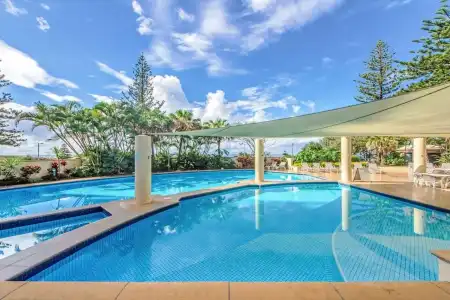 Oceana on Broadbeach - 12