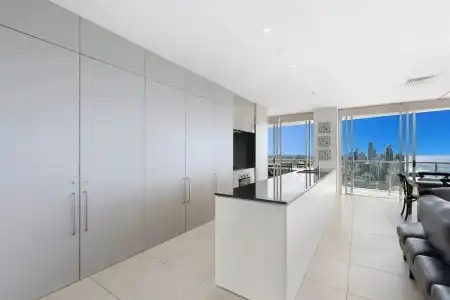 ULTIQA Air On Broadbeach - 351