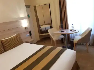 Champerret Elysees - 84